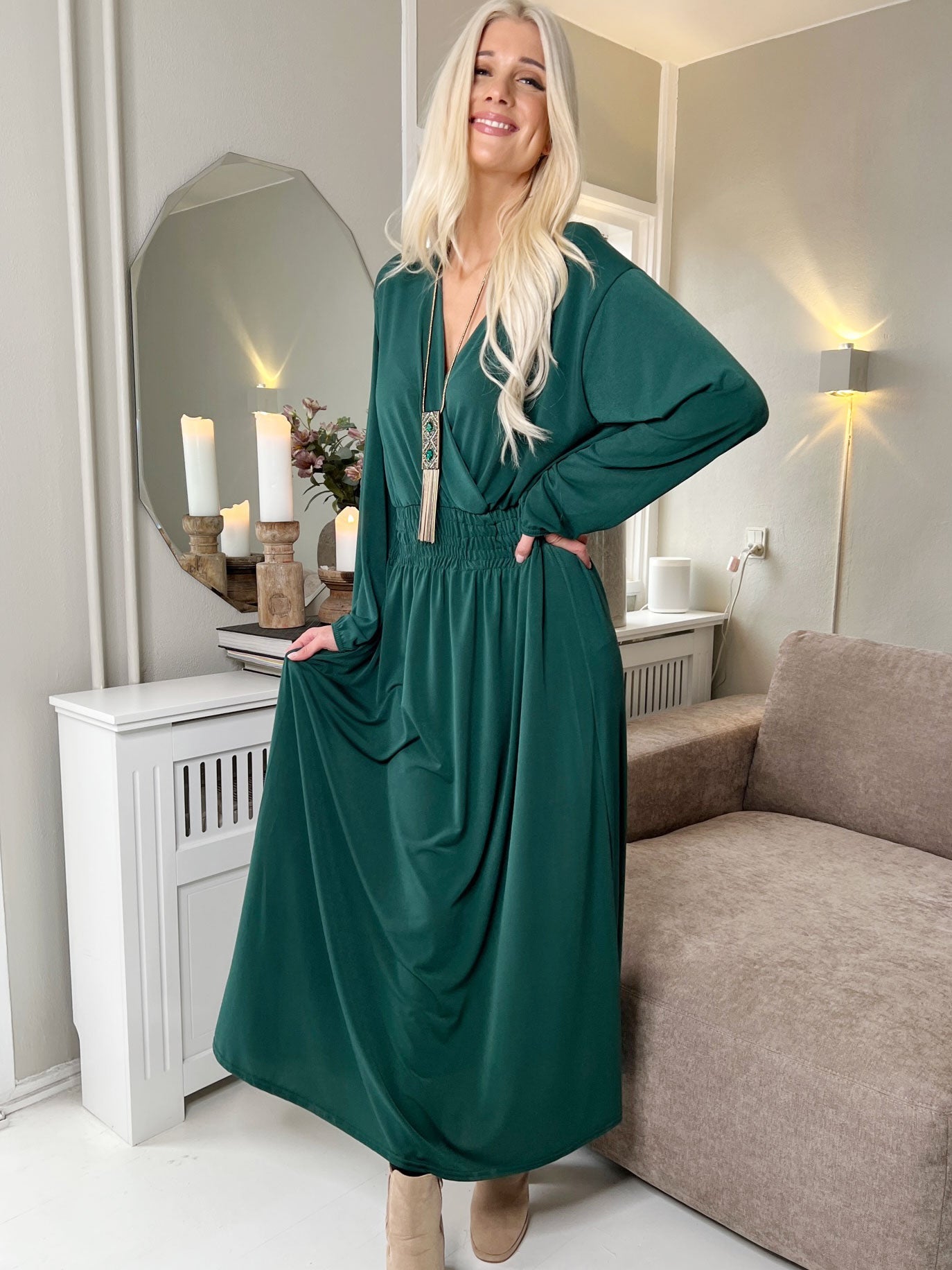 Pams Long Sleeve - Lång stretchig klänning i rynkfritt tyg i stora storlekar